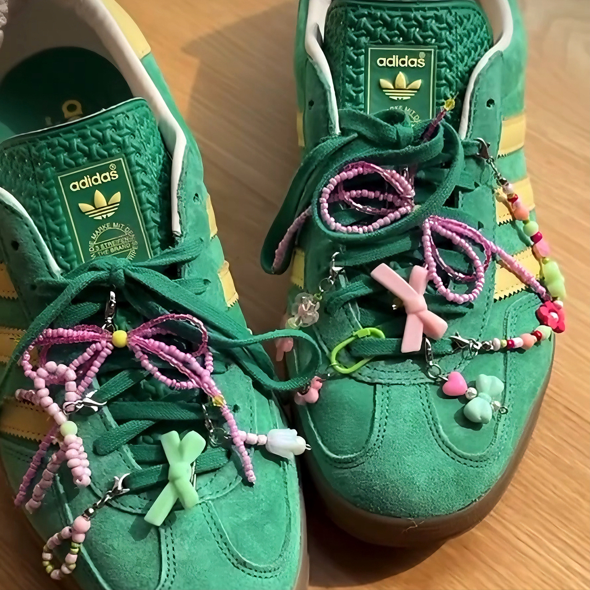 ins blogger con dopamina nicho de color brillante zapatos de arco de zapato de decoración de zapatos de fijación de flores