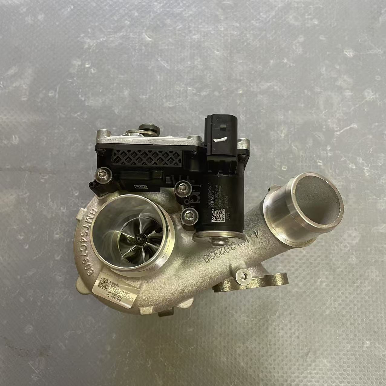 Suitable for Chery Tiggo 2.0t Turbocharger F4J20-1118010Ab 40007717 Auto Parts
