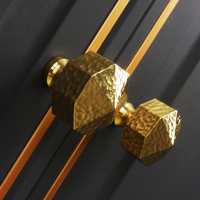 Manija de latón martillado moderno minimalista gabinete cajón armario puerta zapato gabinete de lujo luz oro cobre puro mango largo