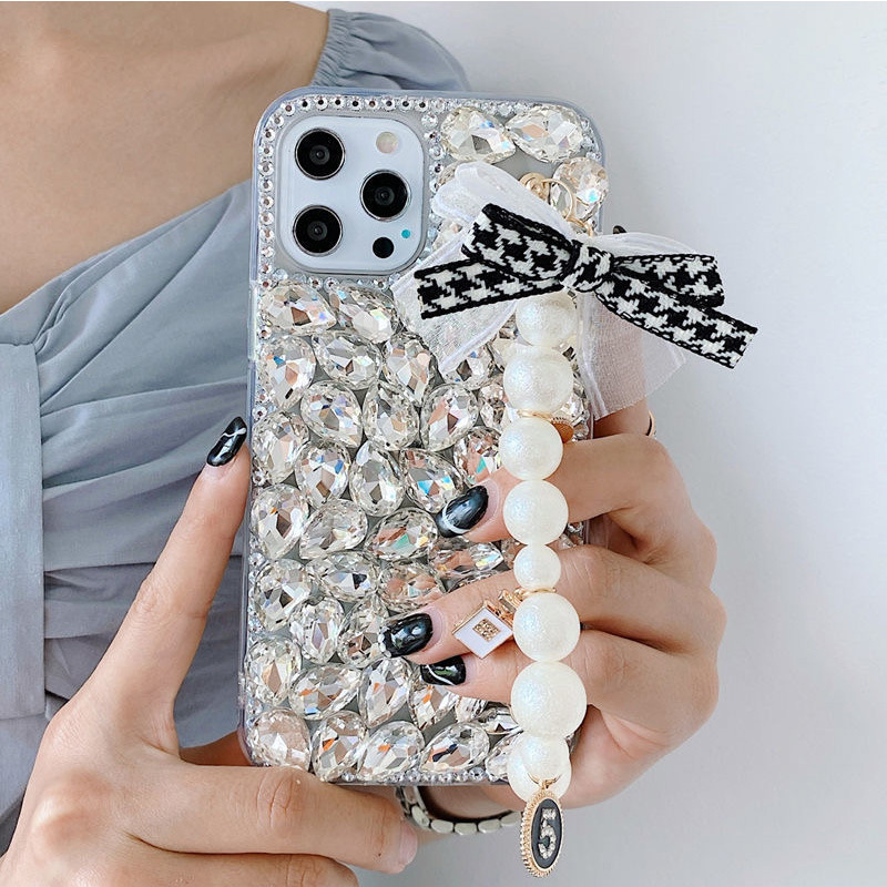 Luxurious Diamond-Studded Case for Apple 16 Pro Max, Chanel-Style 15 Pearl Wristband iPhone 17 Protective Case