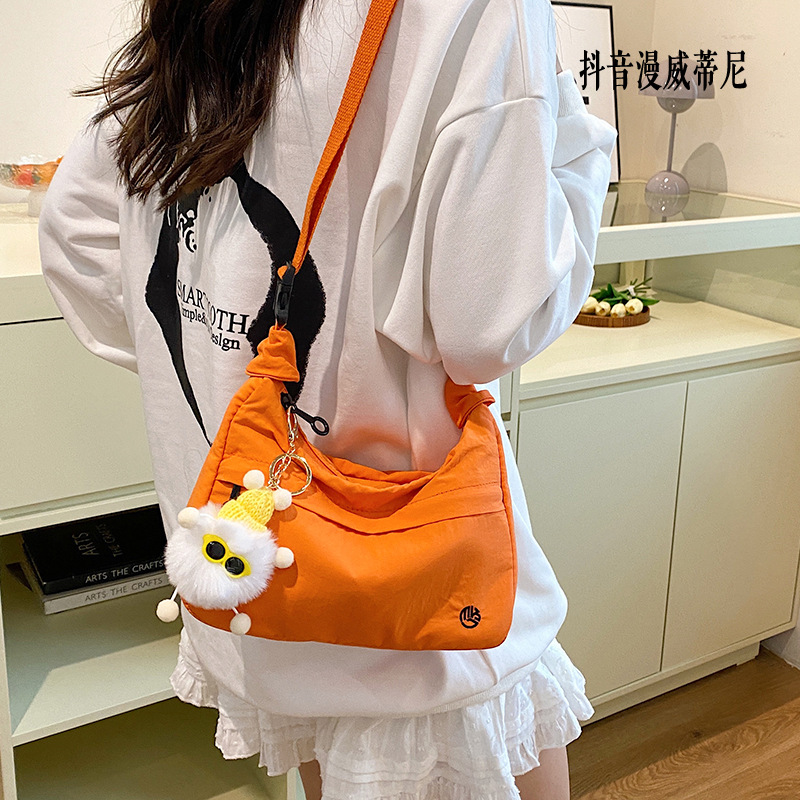 Shake-up Marvel Tini mochila deportiva al aire libre versátil 2025 nuevo estilo de caminata ligera a prueba de salpicaduras