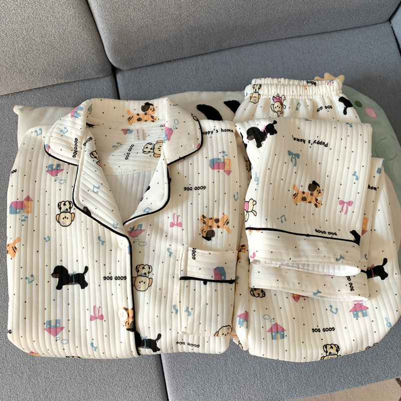 Lápices japoneses pequeños nuevos pijamas de algodón de aire primavera / otoño / invierno mezclado lindo cálido dibujos animados conjunto de ropa para el hogar