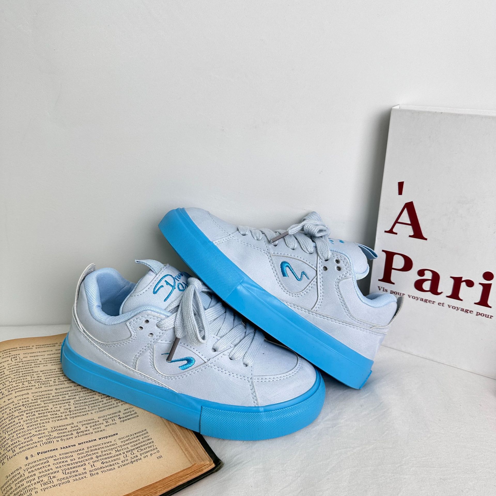 Yuanbo 2025 primavera nuevas zapatillas de deporte para estudiantes zapatos de skate para mujer versión coreana de zapatos gruesos de todo fósforo zapatos de lona para niños image 9