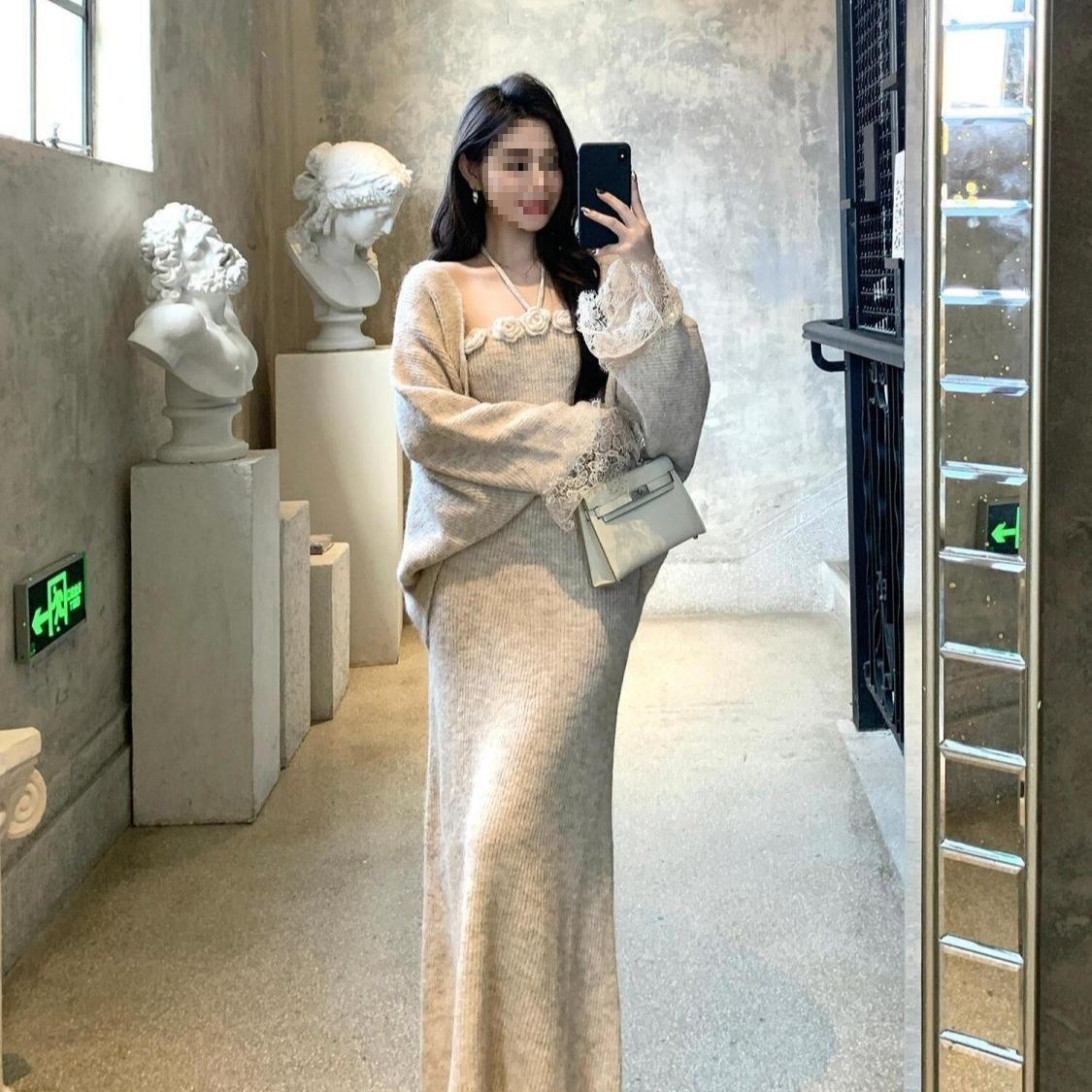 纯欲软糯蕾丝蝙蝠袖复古针织套装女秋冬新款挂脖连衣裙毛衣两件套