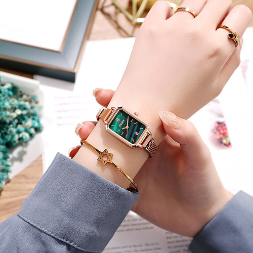 Live stream influencer sales retro style women's watch wholesale women's small square watch women's small green