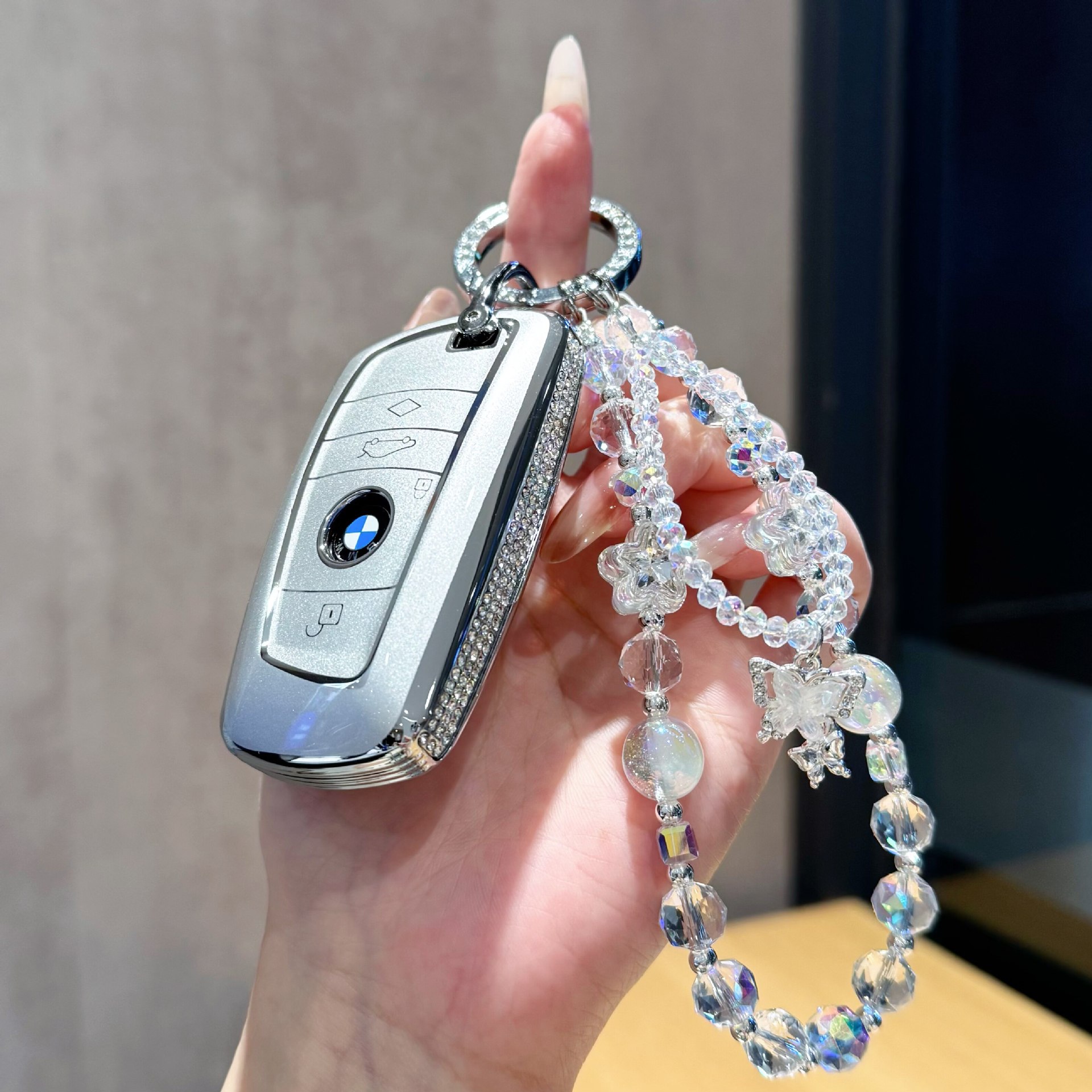 Suitable for BMW key cases, new 3 Series 330li, 5 Series 530li, X1, X2, X3, X4, X5, blade-style women's key case