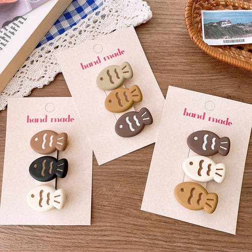 3 Japanese and Korean cute and funny cartoon autumn and winter rice color Taiyaki fish hairpins for children and girls heart hair accessories