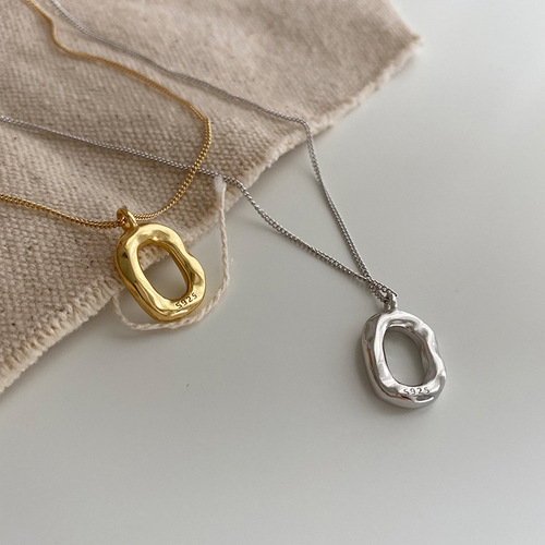 Korean style light luxury niche design high-end minimalist style oval donut necklace clavicle chain female ins simple