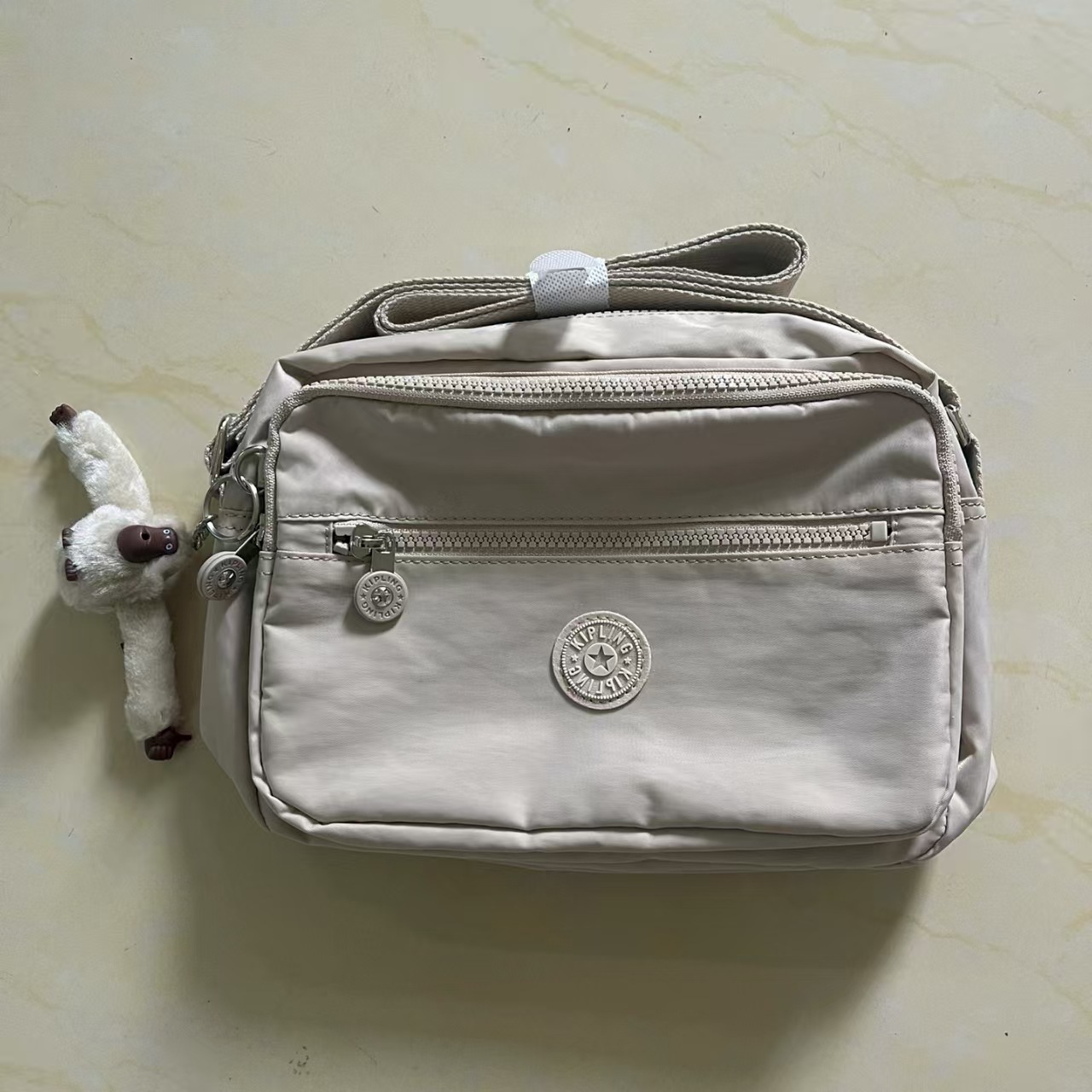Bolso bandolera pequeño cuadrado K15249 para mujer, compartimentos múltiples, admite dropshipping, ligero, portátil, accesorio de cadena, compacto.