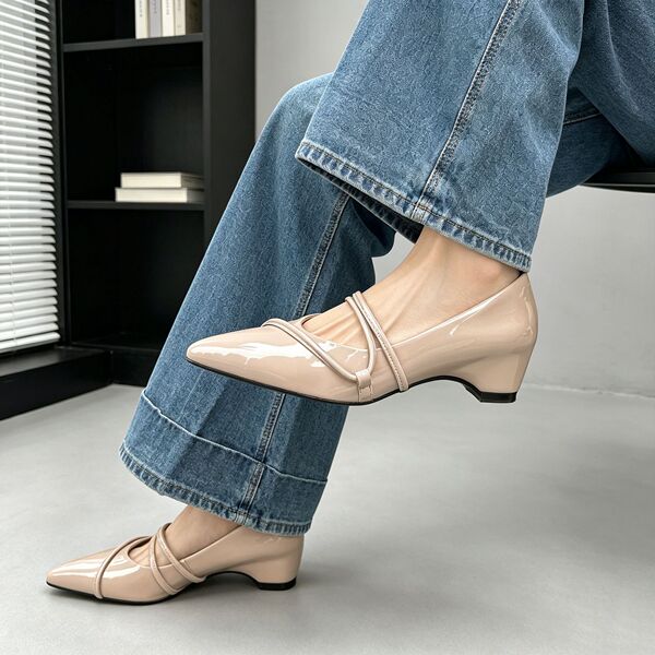 Fashionable Mary Jane shoes with hidden heel low-cut wedge heel…