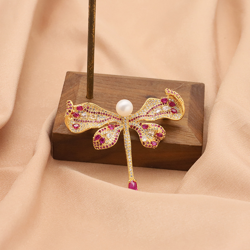 Perla natural broche libélula completa incrustaciones de diamante corindón rojo ZIRCON pin ramillete 18K oro real galvanoplastia color protección femenina
