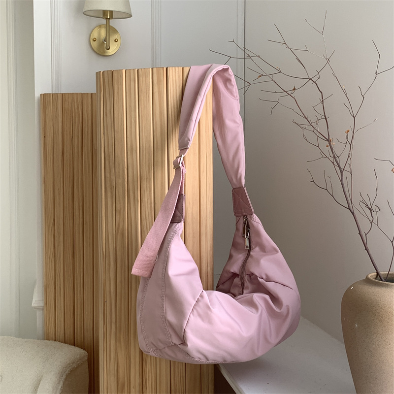 Nylon Shoulder Crossbody Bag for Women, Large Capacity, Spring and Summer Versatile Casual Bag for Women, Niche Wide Shoulder Strap, Fashionable Dumpling Bag