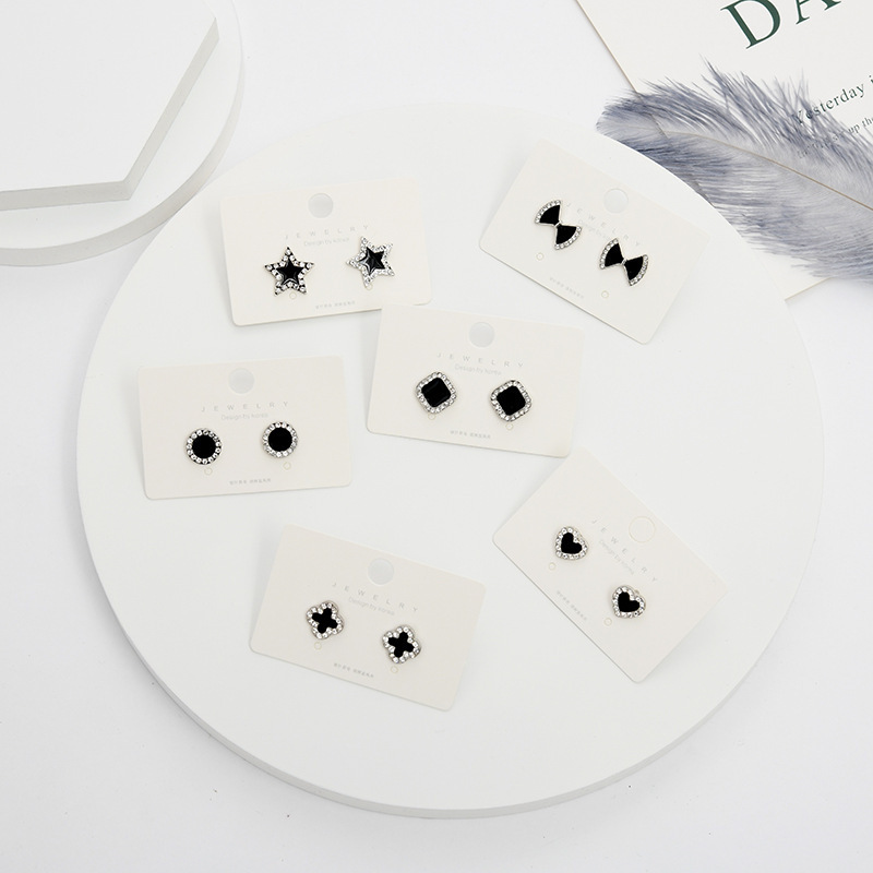 镶钻四叶草耳钉女 简约小巧方形耳环气质显瘦几何耳饰批发跨境