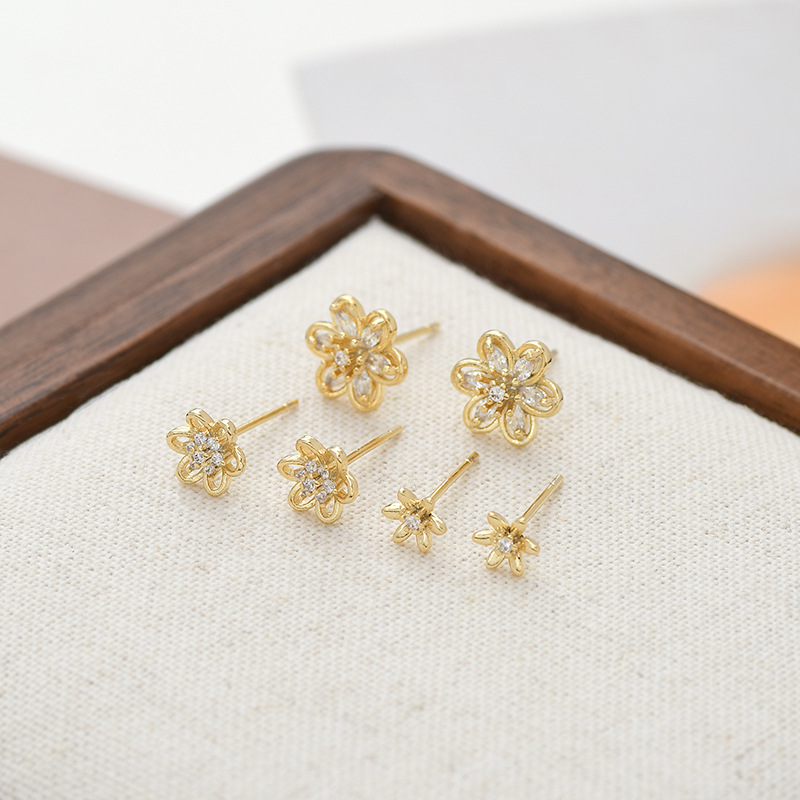 1 Set Sweet Flower Plating Inlay Copper Zircon Ear Studs display picture 3