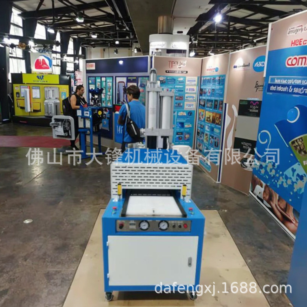 Դͷ����ֱ�����Զ���ѹ���γ�øĵ��е�Ь��ö��и��