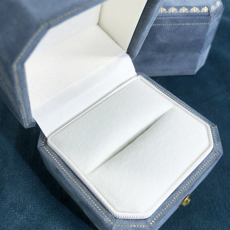 Elegant Solid Color Flannel Jewelry Boxes display picture 3