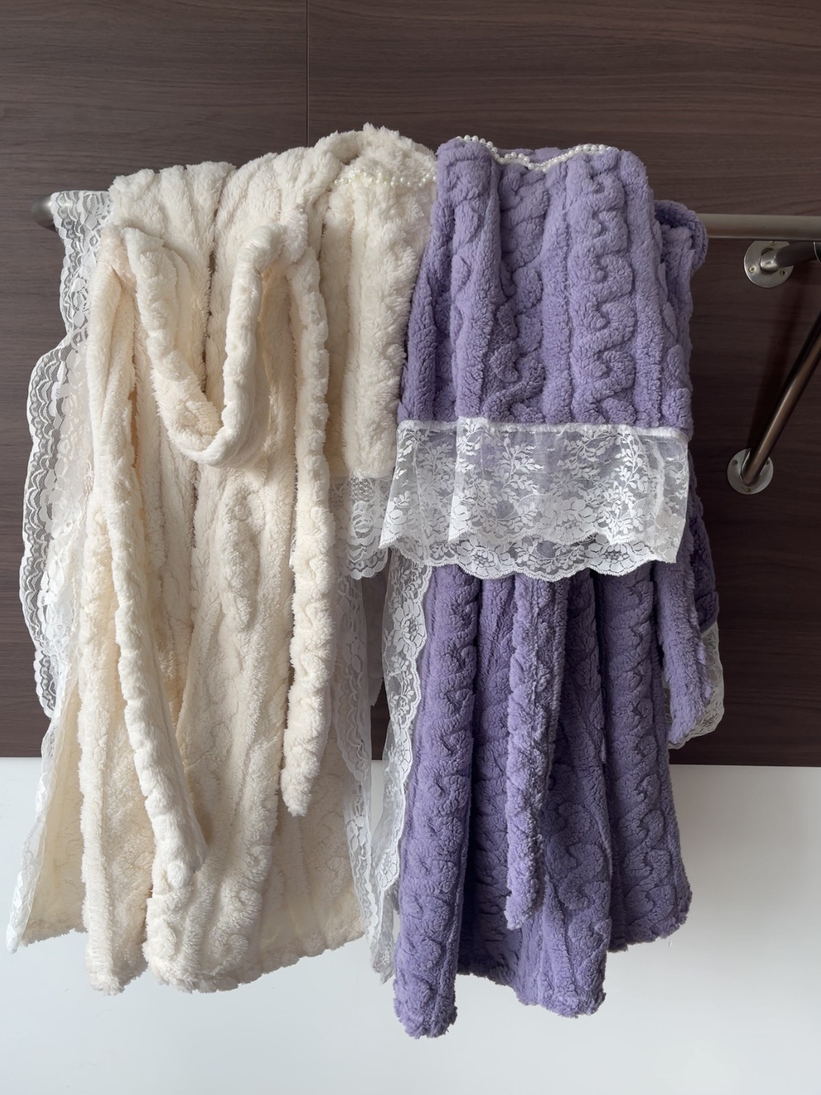 GraceChic Nachthemd aus französischer Spitze für Damen, Herbst und Winter, Korallenfleece, langes, sexy, mit Schnürung, hochwertiges Badekleid/Nachthemd im Prinzessinnenstil_voghion.com