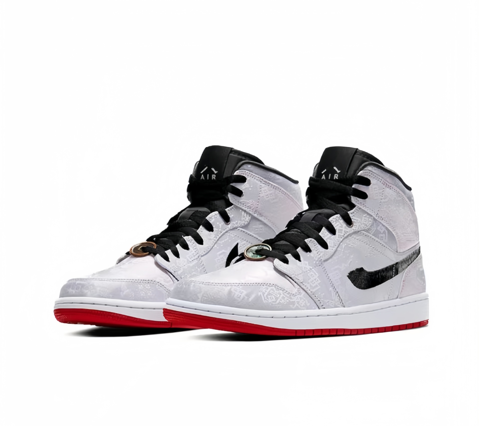 18 aj1 미드탑 화이트 실크