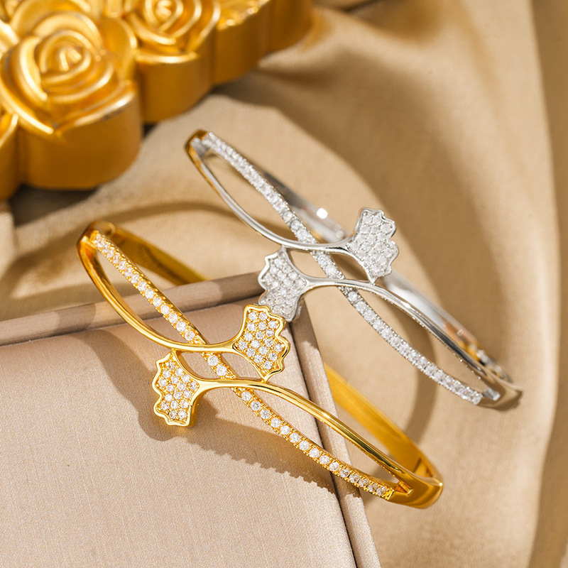 Cross-border double ginkgo leaf diamond-encrusted bracelet with interlaced fine rings and scattered diamonds, artistic and gentle, exquisite and versatile for autumn, wholesale