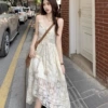 Beige, lifting effect