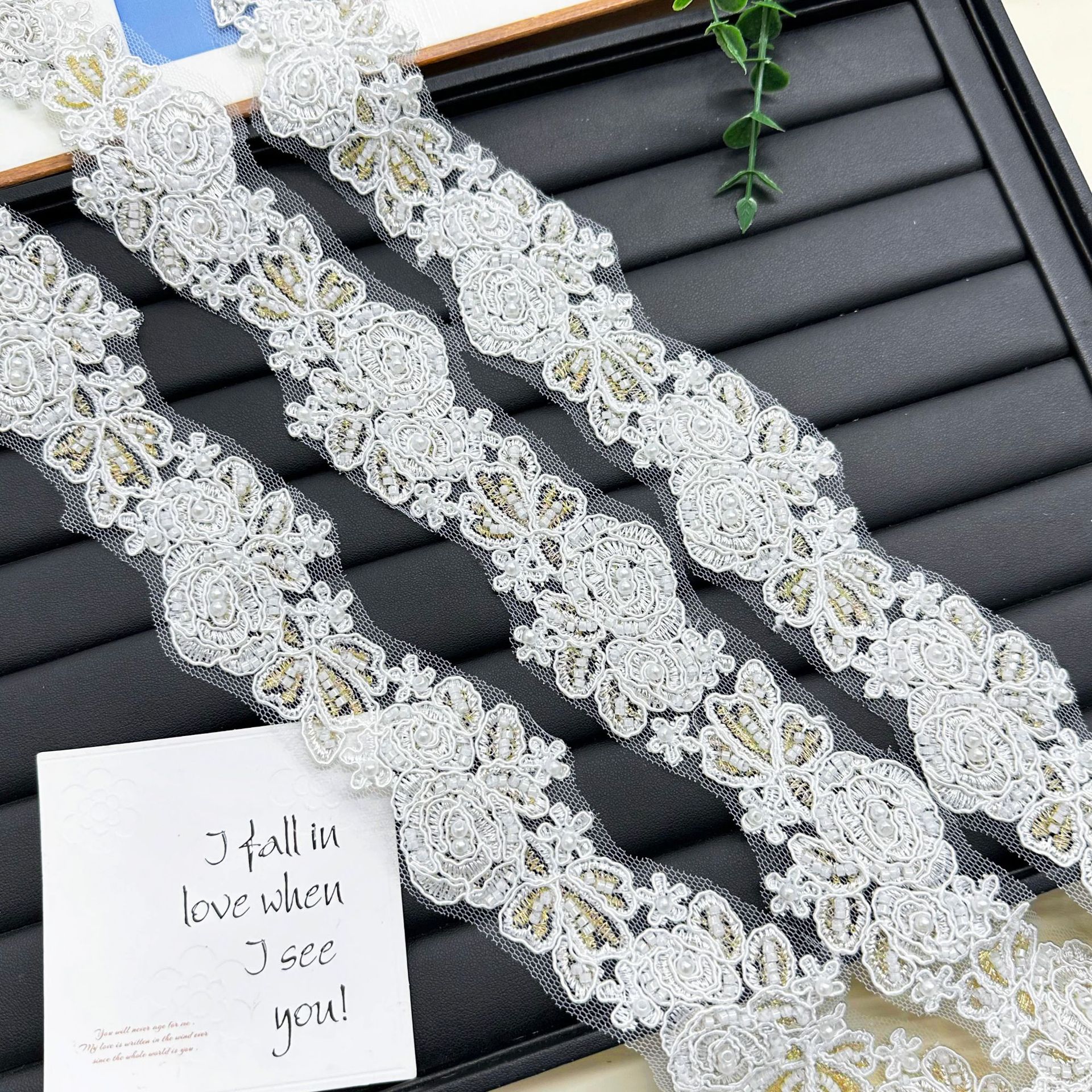Inventario de dientes de perro ondulados encaje de perlas de clavos hechos a mano accesorios de banda de encaje pequeña fragancia accesorios de ropa cortina decoración de bordado image 4
