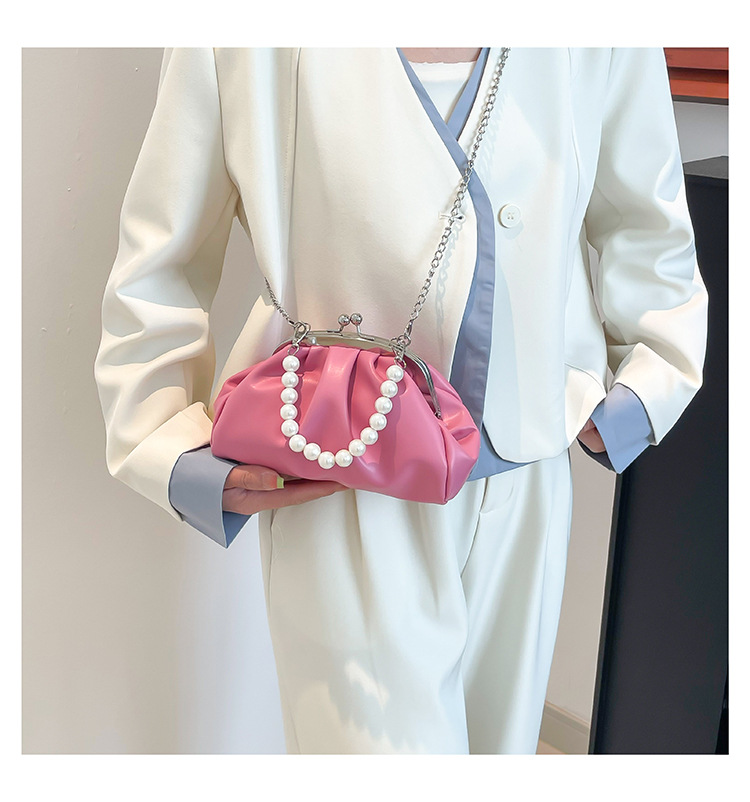 Women's Pu Leather Solid Color Elegant Streetwear Dumpling Shape Clasp Frame Shoulder Bag display picture 7