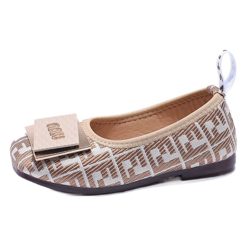 Обувь для девочек, новинка 2024, осенняя детская обувь, корейский стиль, модная кожаная обувь без шнуровки на мягкой подошве для девочек, детские милые туфли принцессы