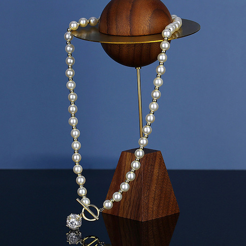 Baroque Pearl Necklace for Women, Clavicle Chain, Unique and Sophisticated Design, Light Luxury, Simple and Retro Choker