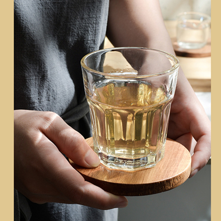 De estilo japonés aislamiento de madera de acacia montaña estera de madera anti-escaldado taza de té de madera sólida taza creativa Kung Fu taza de té titular de la estera