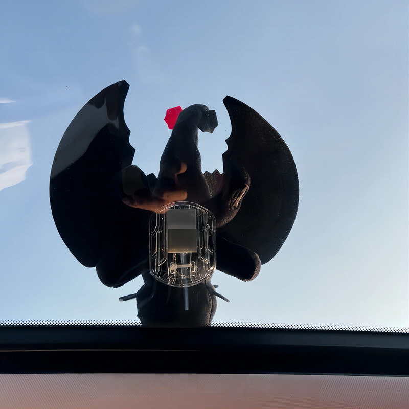 날개 움직일 수 있는 이빨없는 차 외부 펜던트 오토바이 후방 장식 인형 인형 지붕 작은 용