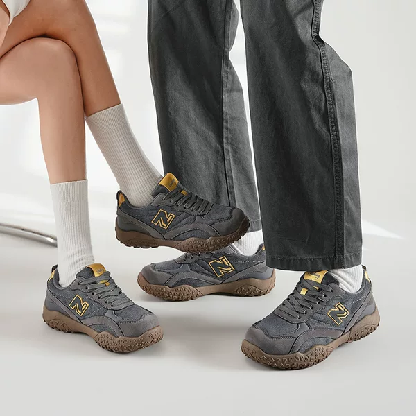 Wow, New Korean-Style Breathable High-Top Dad Shoes for Women, Winter Student Casual Shoes with Thick Soles That Increase Height 559