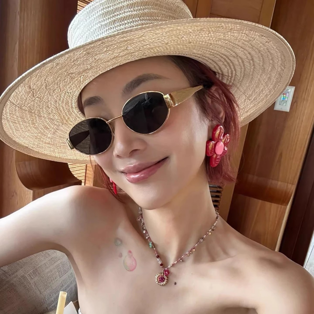 老钱风金属椭圆形墨镜女款高级感时尚复古防紫外线海边度假太阳镜