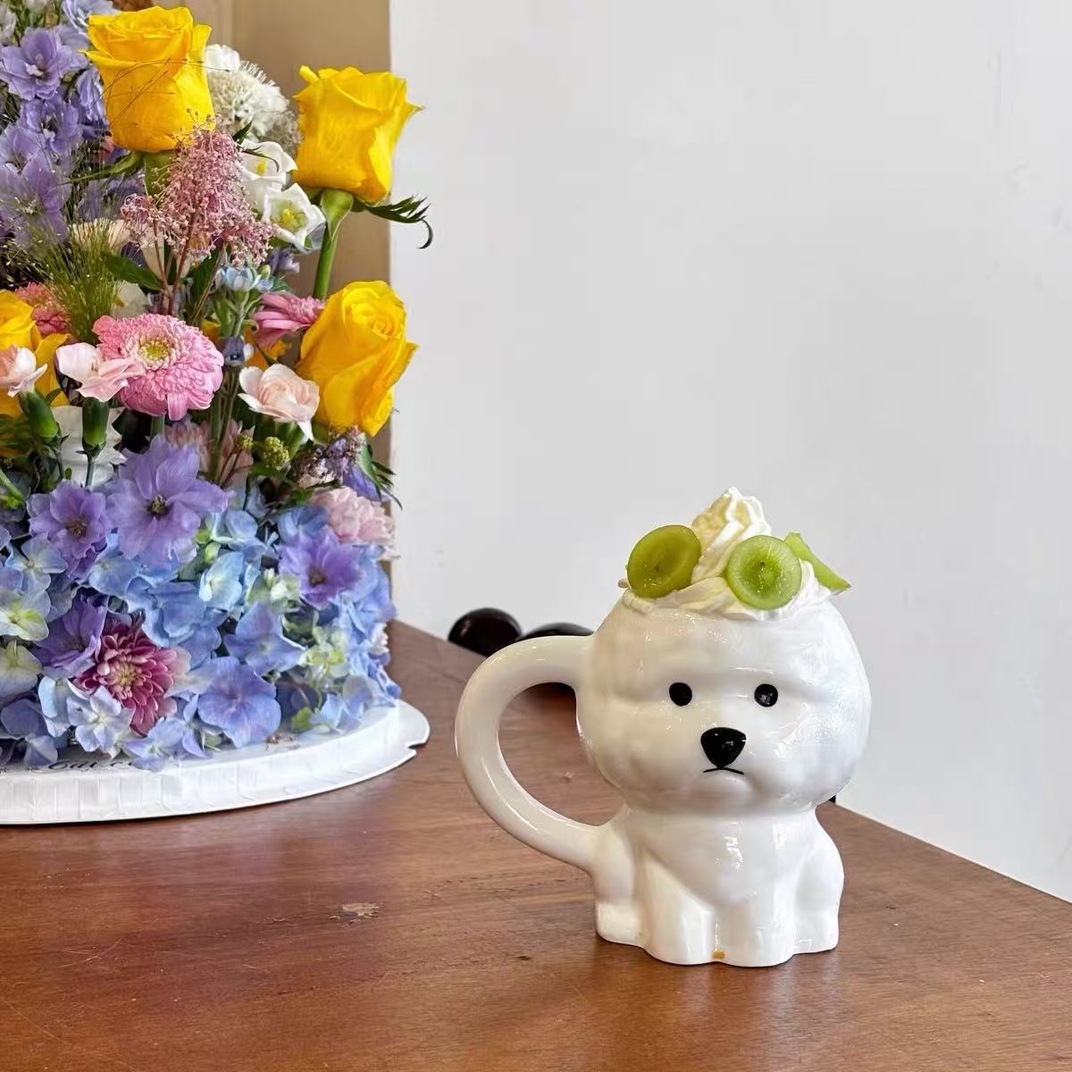 Creativa y encantadora caricatura que osos perros de viento cremoso cachorro tazas de cerámica de alto valor de la cara taza de agua de oficina doméstica taza de marca