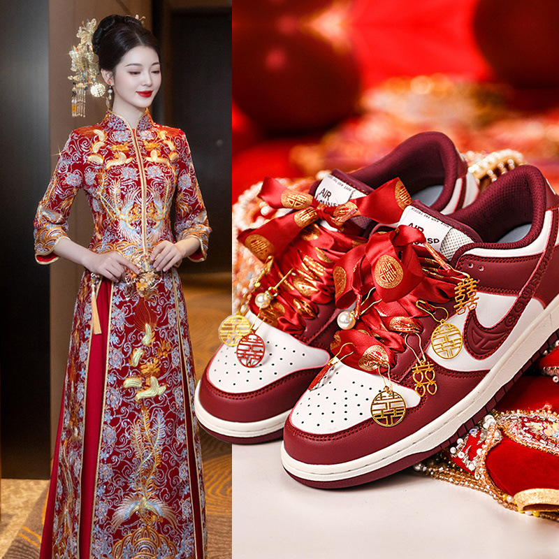 婚鞋情侣大红中式婚礼新娘子低帮休闲鞋板鞋运动鞋摩擦有声婚庆|undefined