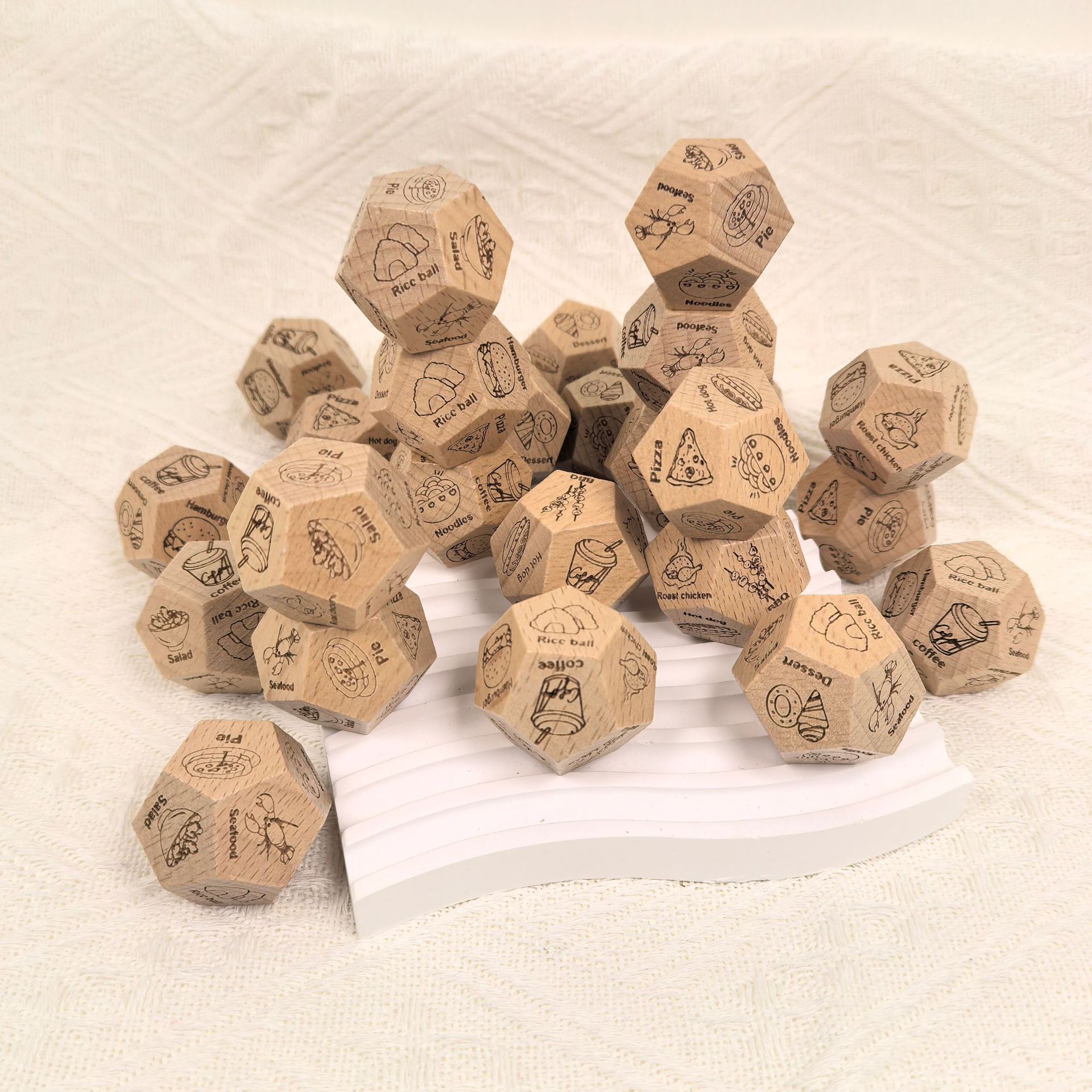 Dile adiós a los problemas de elegir material de madera de haya, 12 dados de comida, 12 opciones de comida, desbloquea la inspiración diaria