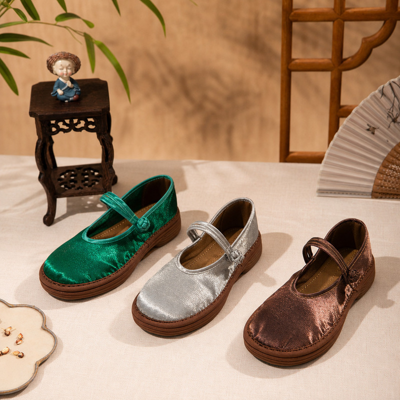 Yunshou 2026 New Traditional Ethnic Style Handmade Breathable Old Beijing Cloth Shoes Flat Single Shoes for Women