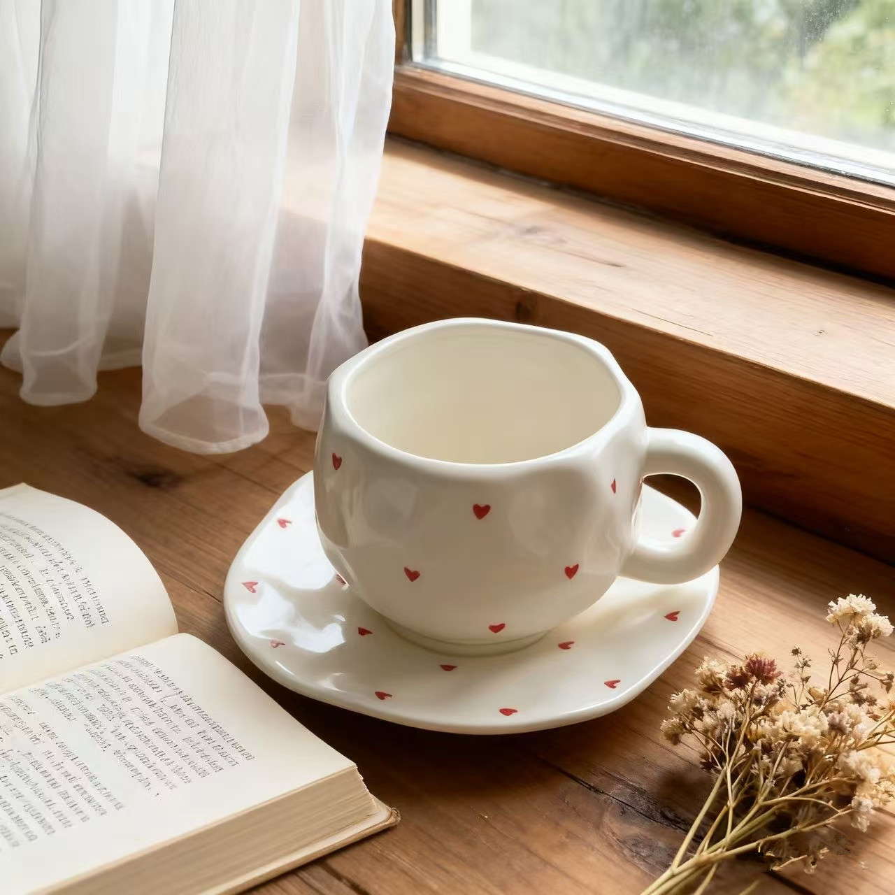 Estilo coreano inswind mano flor cerámica taza de café y plato conjunto taza de té de la tarde pequeñas flores pintadas a mano taza un plato