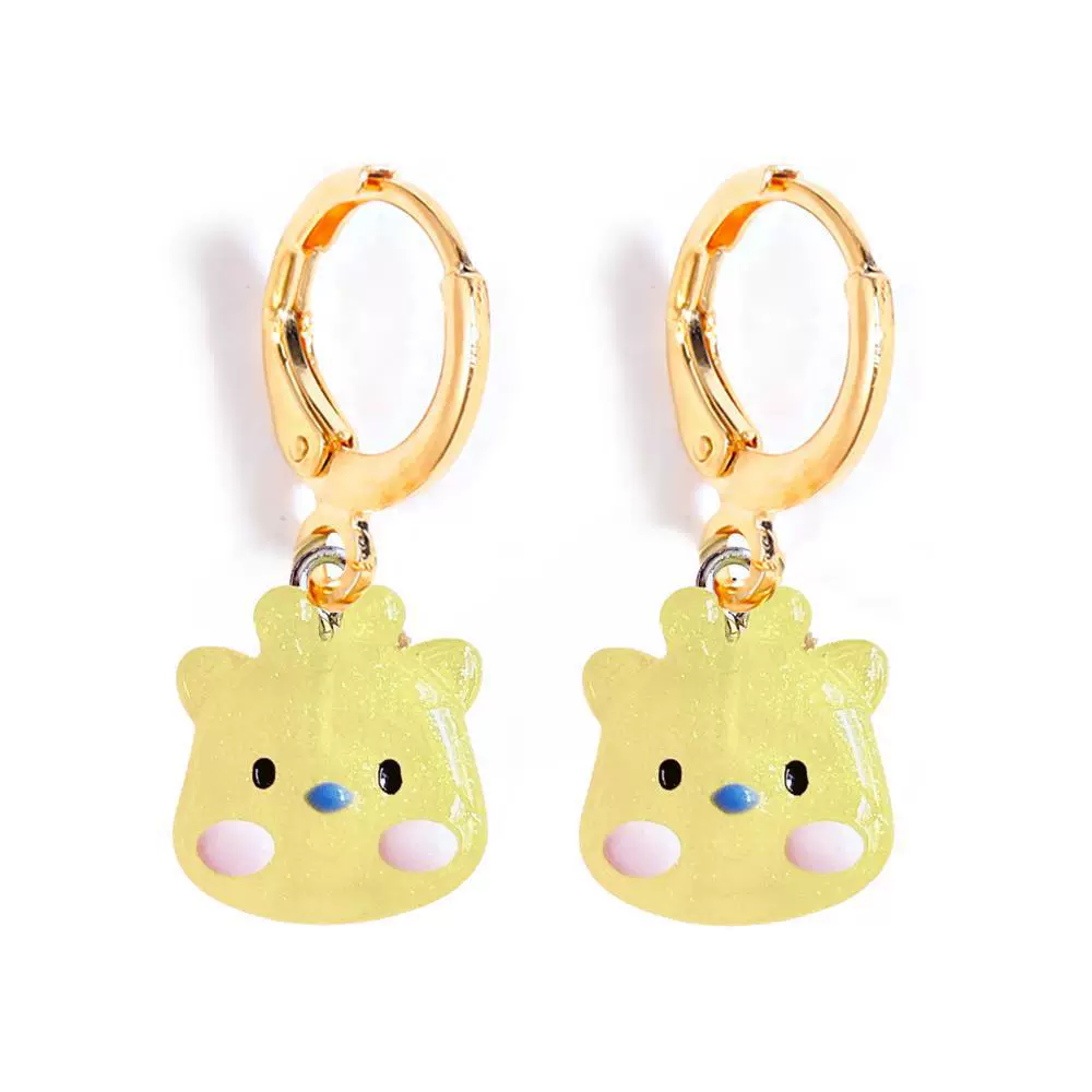 Small design trend earrings, Amazon, trend of season