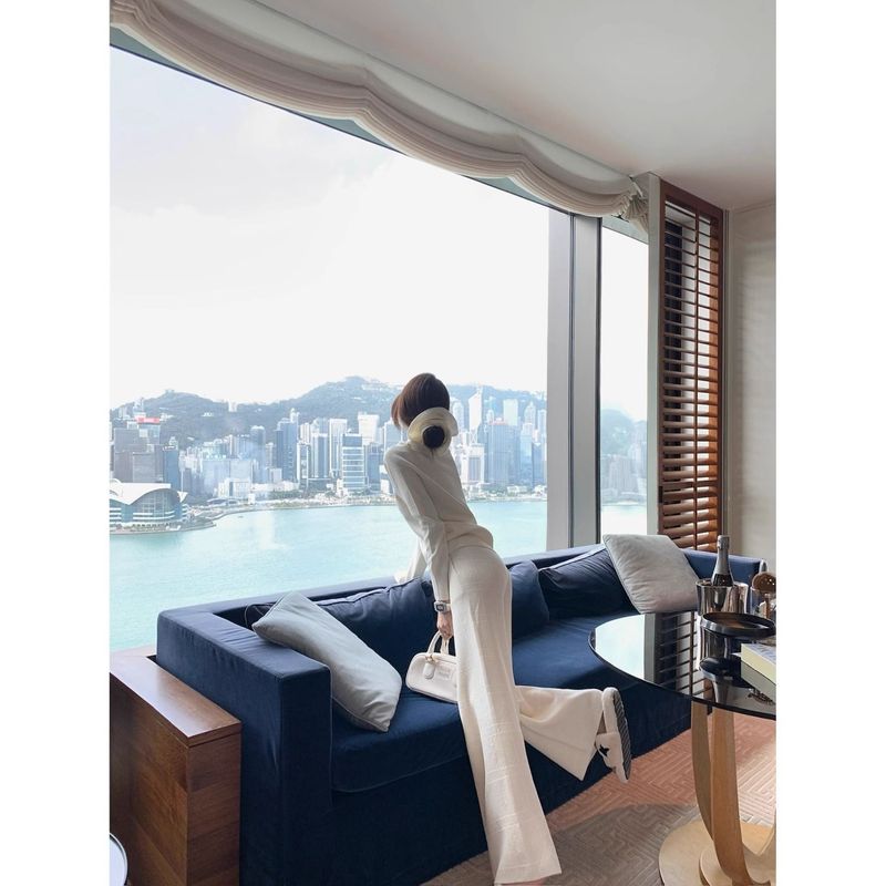 新款松弛感针织连帽休闲两件套时尚秋冬刺绣毛衣开衫阔腿裤套装女|undefined