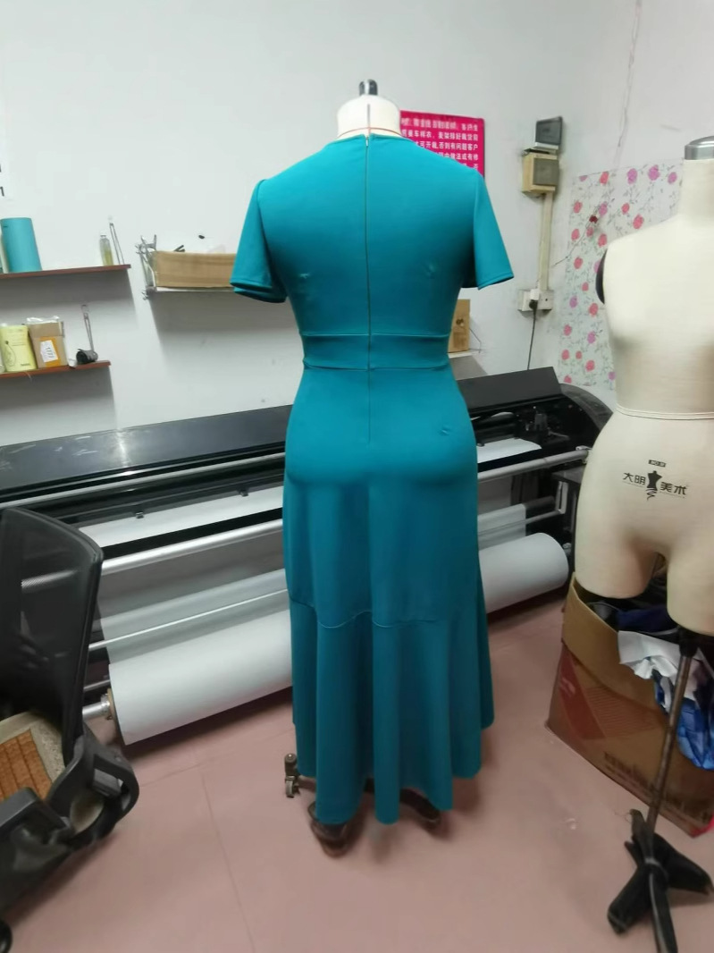 Elegant dress, V-neckline 2