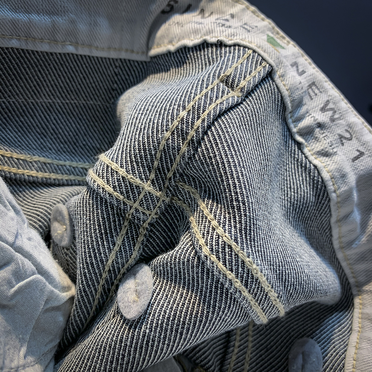 Jeans élastiques de marque de mode européenne pour les nouveaux styles de printemps et d'automne, pantalons polyvalents slim fit haut de gamme pour hommes_voghion.com