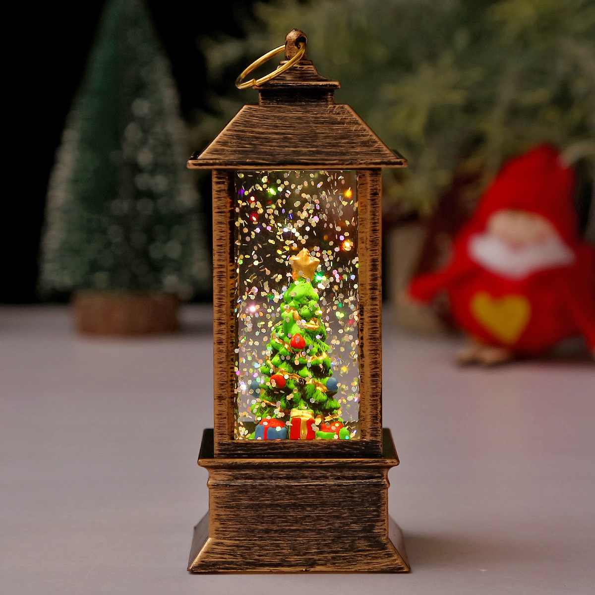 물로 채워진 금나무