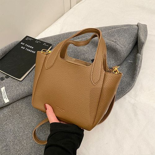 Korean Instagram trendy fashion bucket bag for women 2024 winter minimalist versatile shoulder bag with a sense of elegance casual women's bag