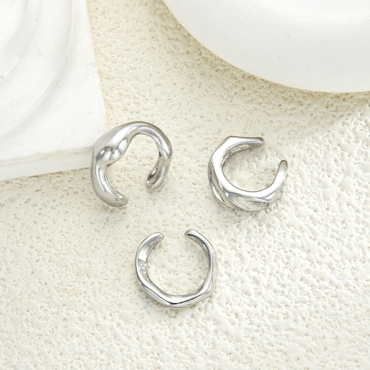 Europa y los Estados Unidos transfronterizos venta caliente estilo francés simple estilo de moda abierto anillo sin orejas joyería orejas agujeros de papel de estanque orejas clips hueso