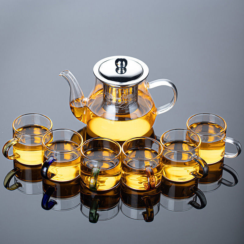 7개의 머리와 6가지 색상의 여개의 냄비