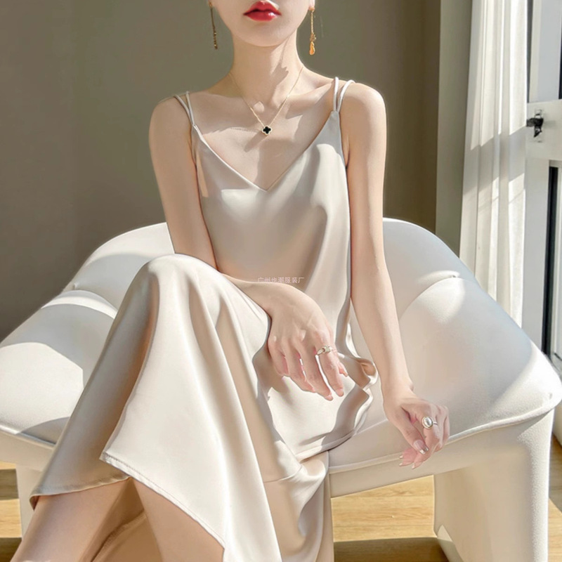 French-Style Triacetate Silk Camisole Dress for Women with a High-End Feel, Bias-Cut Double Shoulder Straps, Waist-Cinching Satin, and Chinese-Style Long Skirt