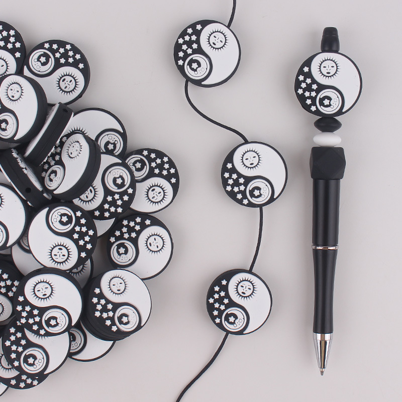 Lugar de fábrica, joyas de bolígrafo con cuentas, estrellas, luna, chismes, yin y yang, accesorios de pulsera con cuentas, cuentas de silicona al por mayor