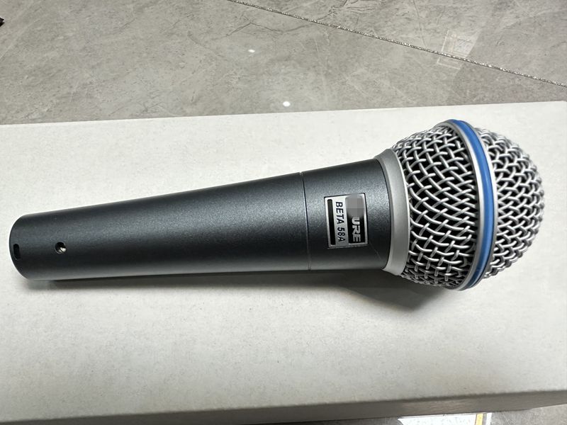 Ventas directas transfronterizas BETA58A cable móvil bobina micrófono profesional etapa rendimiento grabación nuevo micrófono de alta equipado