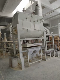 塑机辅机;塑料管材设备;塑料挤出机