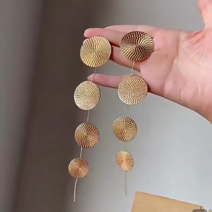 老钱风~金色圆片长款流苏耳环夸张小众设计高级感气质时尚耳钉女|undefined